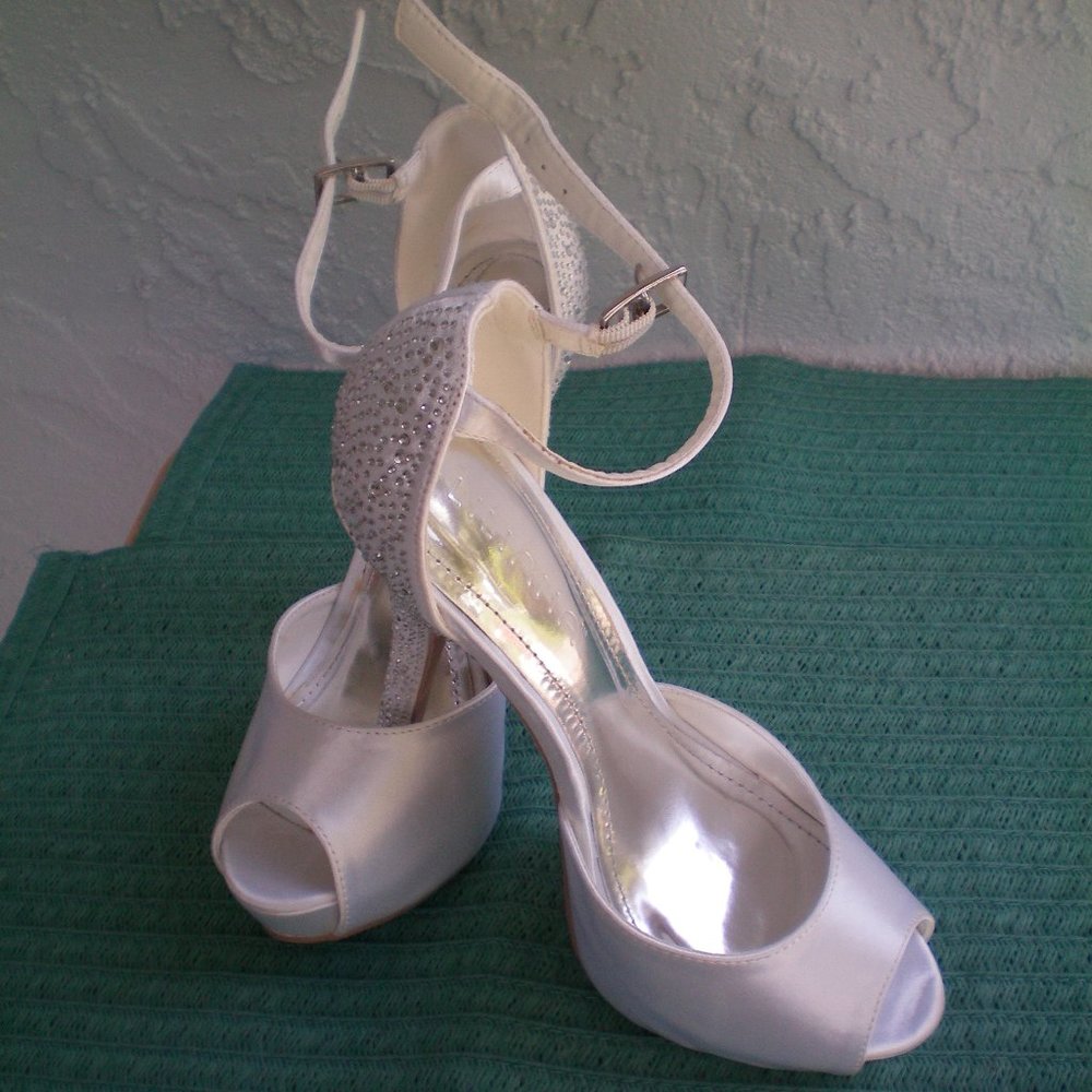 Lilliana Bridal Embellished Heels Ivory White Sati